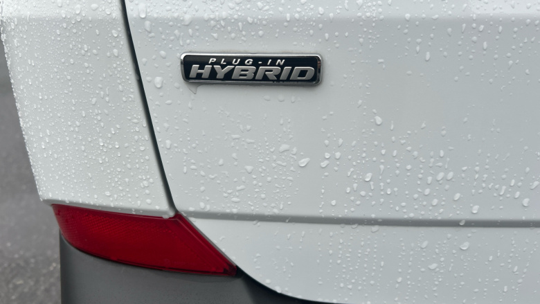 Ford Tourneo Custom 340 L2 Petrol Fwd 2.5 PHEV 232ps H1 Zetec 8 seater Auto